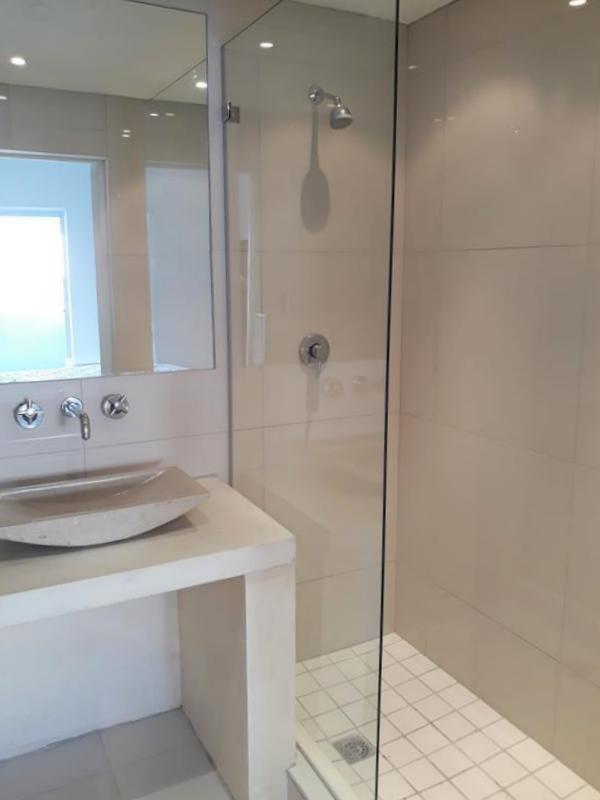 To Let 3 Bedroom Property for Rent in Sea Point Western Cape